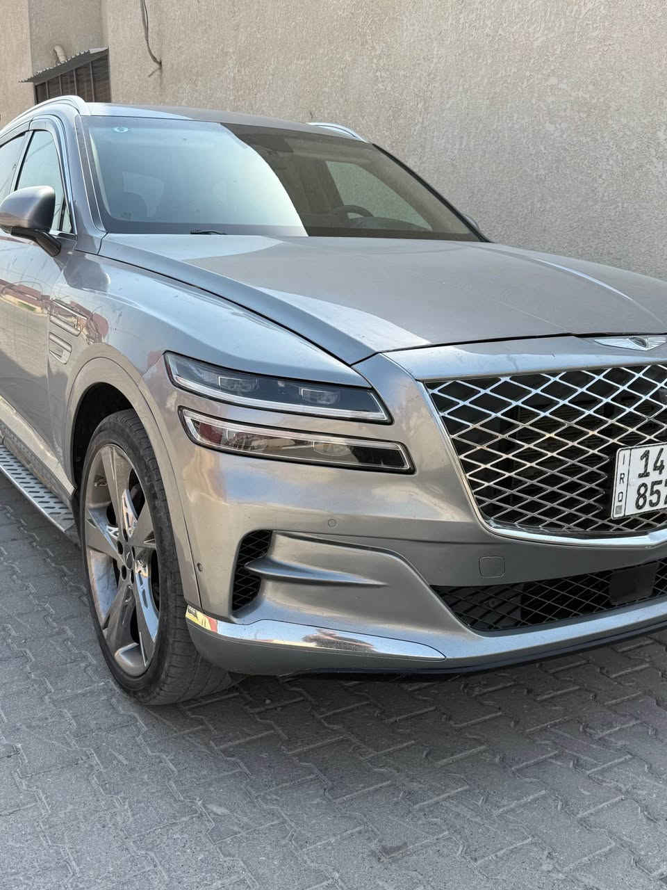 جينسس gv80 موديل 2022 رقم بصرة بأسمي 
الحادث : جاملغ امامي ايمن صبغ+ بارد بدون تبديل بدون لغد او شاصي حادث خفيف 

المحرك: 4 سلندر 2500 توربو 
الايرباك : دركة + دشبول ضارب 
الركاب : 5 راكب 
الممشى : 57 الف كيلو متر 
المواصفات : فول مواصفات ( بانوراما + كشن السائق مساج + كشنات بارد وحار + رادارات امامي خلفي وجانبي + كامرات 360 درجة+ تنبيه الخروج عن المسار  + قيادة ذاتية + ذاكرة خزن مقعد سائق + دواخل جلد مطرز + انارة محيطية متغيرة  + سقف كنتارا+ ستائر ابواب خلفية + تشغيل عن بعد ( تقديم وترجيع بالريمونت )+ 5 وضعيات قيادة + انارة ترحيبية للابواب ) 

مكانها بالبصرة الحكيمية 

***********

*********** البصرة, العراق
