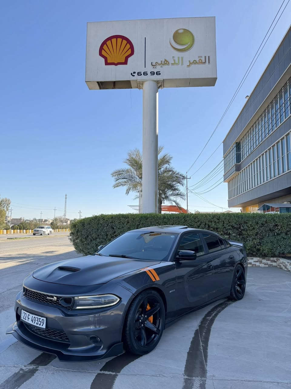 السلام عليكم 
جارجر RTماكس 5700 💪🏻
موديل 2016
تحديث كامل SRT
 سياره فقط قطعه وحده بنيد ومبدل تحديث لغد شاصي كفاله اي دواخل ماكو 
فول موصفات 1/1عدا رادار 
فتحه سقف 
بصمه ابواب وتشغيل وجنطه
كشنات جلد وكهرباء عدد 2 تدفه تبريد كشنات 
كشن ميموي
داخل احمر ابلادي كشن حضن 
ستيرن تدفئه 
شفتات بل ستيرن 
حساس 
تدفئه كشنات خلفيه 
سياره عليه تفريغ وبرمجه 
تخم تاير ويل نجمه جديد 
وسياره جاهزه عل اخر حبايه مابيه نقص 
مكان سياره بغداد سيديه 
رقم اربيل شرط التحويل سنويه وهزه جديد 
***********⚔️
