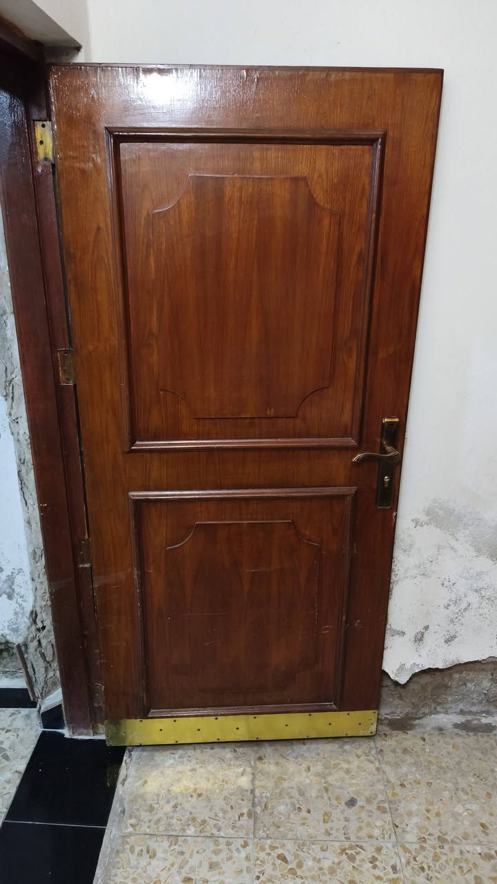 السلام عليكم بيبان 2 صاج درجة أولى شغل قديم كيلونات اصلية تجي تفتحهن ابيدك وتاخذهم بغدادمدينه الصدر السعر ٢٠٠ قفلهم ***********

