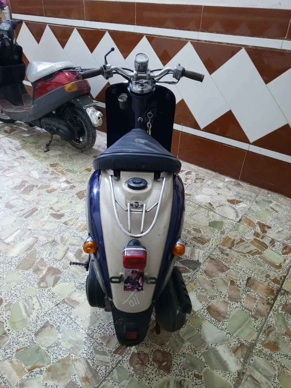 سلام عليكم من رخصت مدير لكروب عبد الحليم فول اوراق وكيل الله شاهد مكينه برغي ما مفتوح بيها لبيع مكاني لعماره حي لعسكري خاص ما جاوب هاذ رقم ***********
