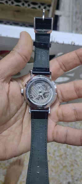 بسم الله الرحمن الرحيم
السلام عليكم ورحمة الله وبركته
ساعة نوموس الماني ماستر
للبيع بسعر (125) الف دينار شامل التوصيل
 السعر قابل للتفاوض 
DHL امازون كوبي ماستر اوتوماتيك درجة اولى بدون ملحقات مثل ما موضح بالصور علبة عادية متوفر لونين ابيض سير اسود  واسود سير جوزي الساعة معلمة بالكامل
 للحجز والاستفسار الاتصال على الرقم (***********) يوجد توصيل كافة المحافظات.
