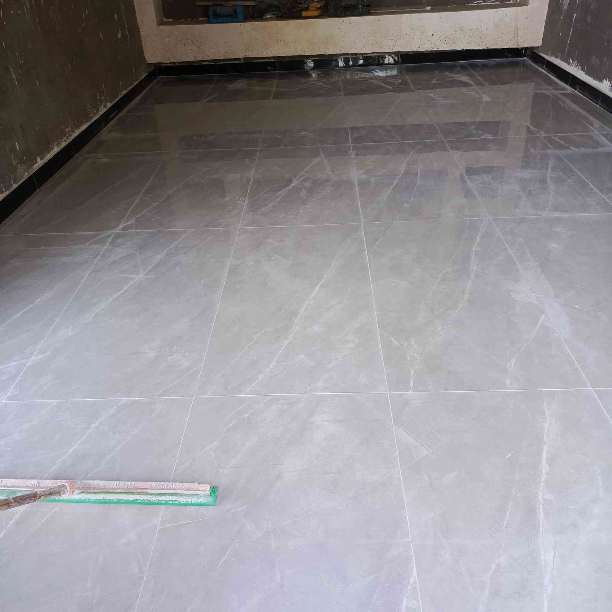 سلام عليك خلفة سيراميك متفرغ حالين جدار معةارضية  شرط تسليم مهندس ***********
