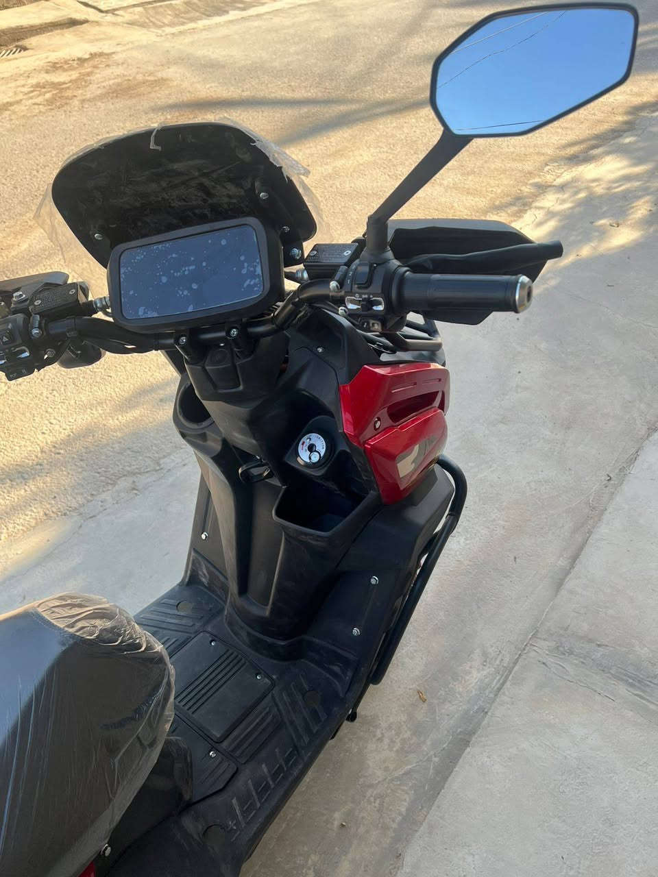 دراجه عقرب شحن بلكارتون 
مراوس بوكسر مرقمه  اكلاسك أبو بيع 
دراجه بلكارتون جديده بعدها مماشيه 
مكاني بعقوبة المفرق 
الاتصال على الرقم 
***********
