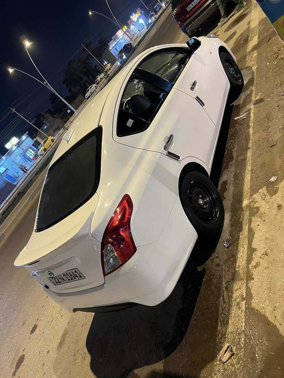 السلام وعليكم نيسان سني 2024 هندي ماشيه 66 ألف سياره جديده ومدوشمه عام السعر 125 مكان البصره الجزيره سياره كفاله للستفسار ***********
