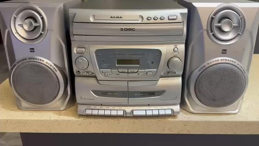 هذا الجهاز هو نظام صوتي منزلي من ماركة Alba، ويتميز بوجود مغير أقراص لثلاثة أقراص مضغوطة. ( السعر 75 الف )


**إذا كنت صاحب هذا الإعلان وتريد حذفه لأي سبب، رجاءا أرسل رسالة إلى الدعم الفني**
