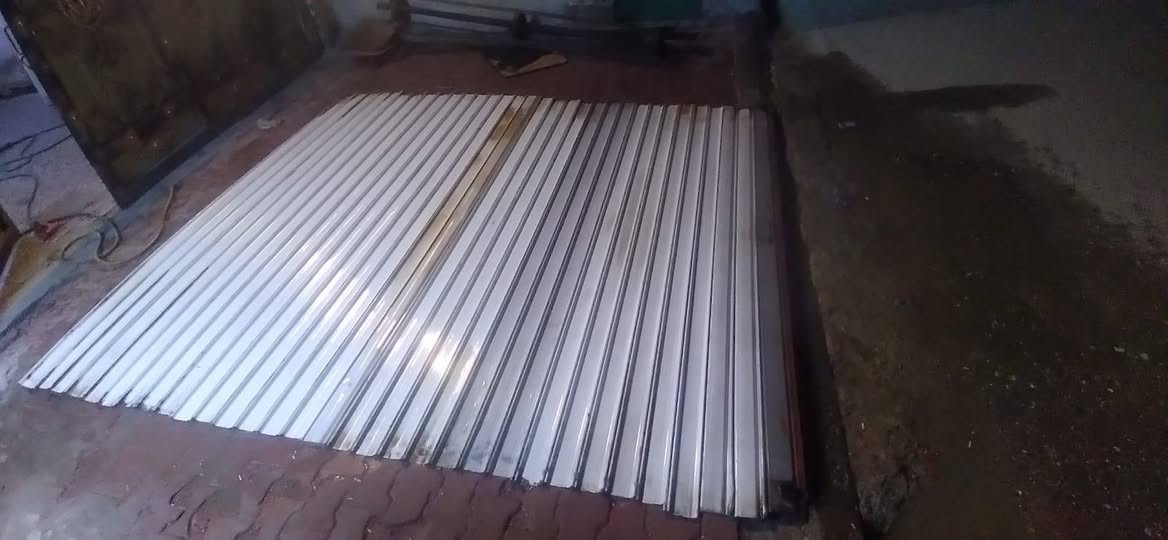 طابوق حراري للافران والمخابز والكور  الحديد  + كبنك محل  الطول ثلاثة متر وربع والعرض ثلاثة وعشرة سنتيم 
العنوان بصرة  حي الاصدقاء للاستفسار / ***********
