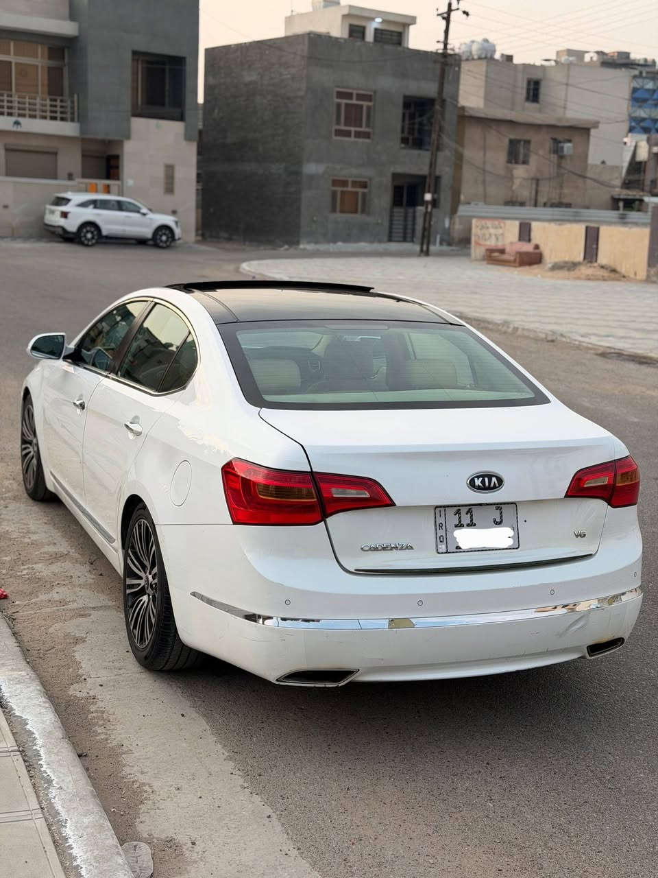 كيا كادينزا خليجيه ٢٠١١ فول مواصفات  هزه والرقم بغداد الجديد حجم محرك ٣٥٠٠ تحكمات ستيرن بنوراما كشنات تدفئه وتبريد وخزن مموري لايت حاجب وزنون اناره ترحيب داخل بيجي بصمه تشغيل مري شفط صاجات تبريد امامي وخلفي سماعات انفتني بصمه ابواب مكفوله من ضربه صبغ جاملغ امامي ايسر اثر شخط بدون دواخل مكفوله من شواصي وللغود والتبديل سعر ١٠٣ ورقه الاتصال  ***********  بغداد حي الجامعه
