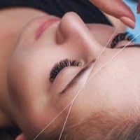 مرحبا  مطلوب عامله او مساعدة صالون حف سشوار تسريح  الراتب ٦٠٠ العنوان ...