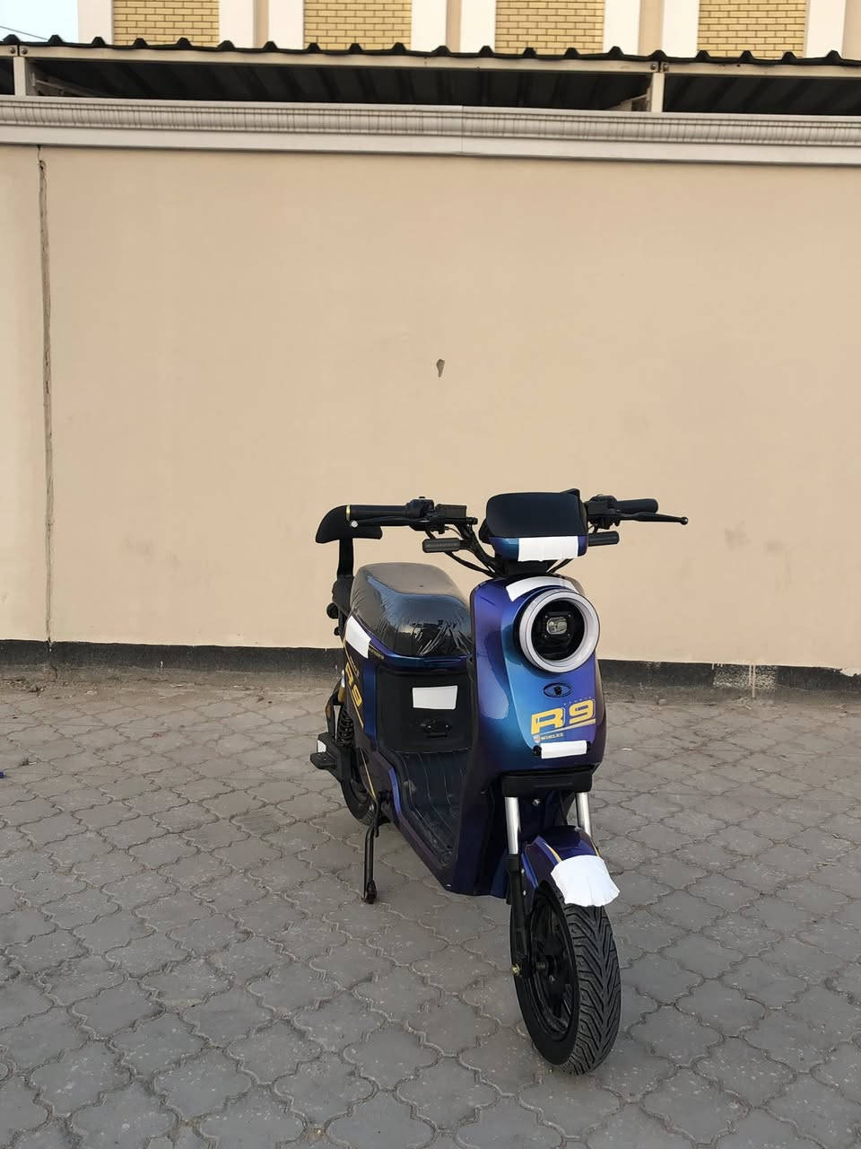 سلام عليكم
دراجه R9 
موديل ٢٠٢٦ 
لون مميز 
بك R 
مثبت نقال
دراجه نضيفه وتخبل 
السعر ٤٥٠ وبيها مجال 
المكان: البصره الزبير 
المربد 
***********
