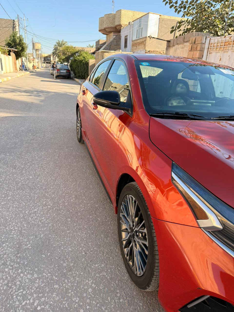 فورتي موديل ٢٣ لون مشمشي  حادثها خدوش موضح بالصور مواصفات بصمة تشغيل عن بعد شاشه كبيره رادارات أماميه وخلفيه وتوقف ذاتي وتحديد مسار ستيرن حرف D تبريد بيانو منفصل كشنات جلد ومخمل اشاير بالمري مري سود ودوسات سود ولد امامي خلفي وبلوجكترات وبعد هواي مواصفات ماذكرتهن ماشيه ٣٧ الف السعر ١٦٤ وبيها مجال بسيط للاستفسار ***********
