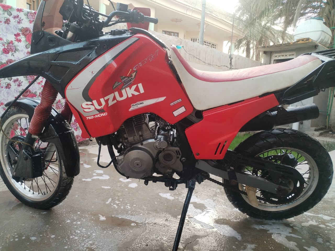 سلام عليكم قفاز البيع مكينه ٧٥٠ تفاصيل ***********
