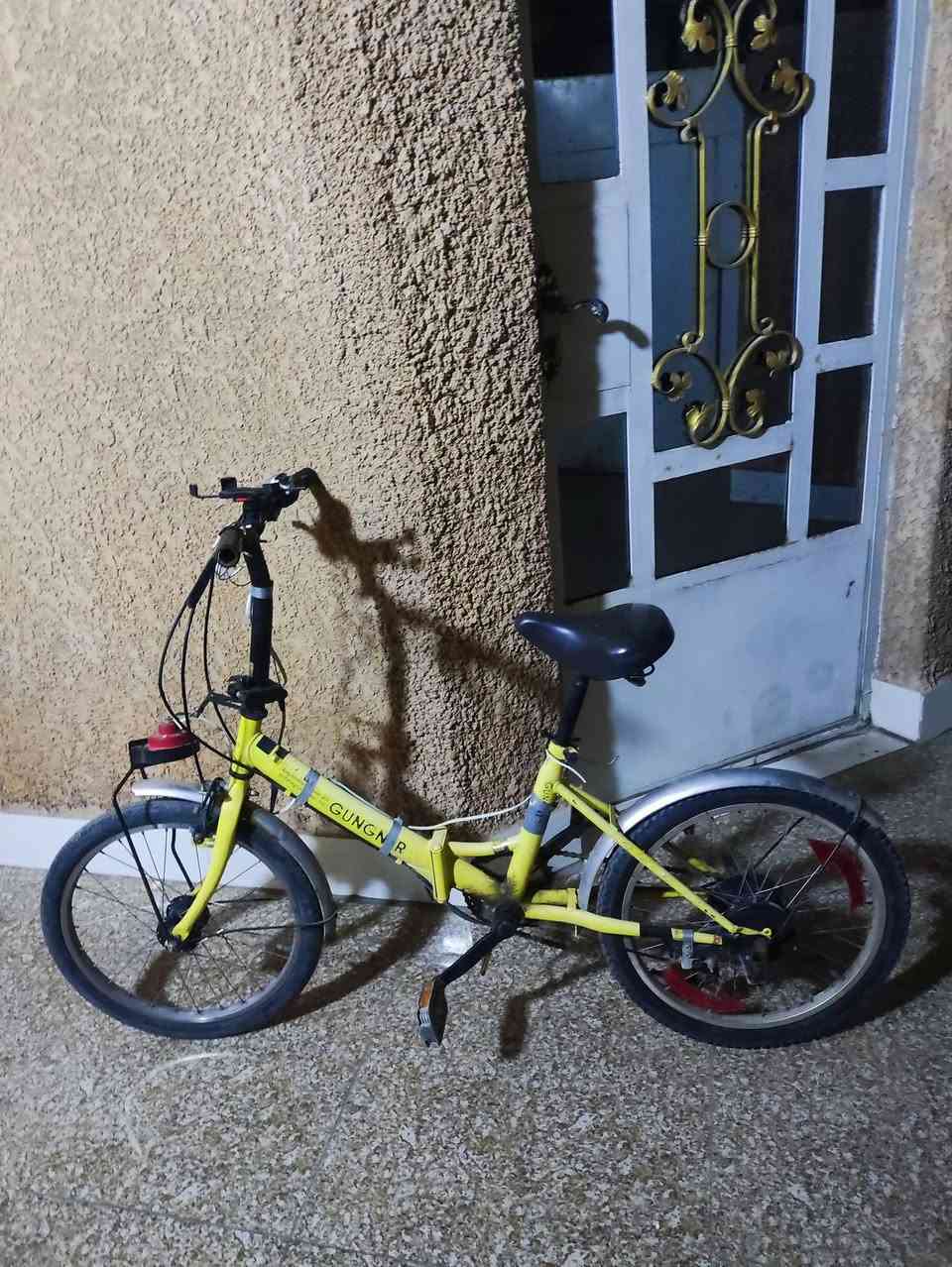 البايسكل ما بي شي بي هورن بس يرادله بطاريه و اكو واير لازم طربطه بين البطاريه و الهورن ويشتغل السعر 80الف و بي مجال


**إذا كنت صاحب هذا الإعلان وتريد حذفه لأي سبب، رجاءا أرسل رسالة إلى الدعم الفني**