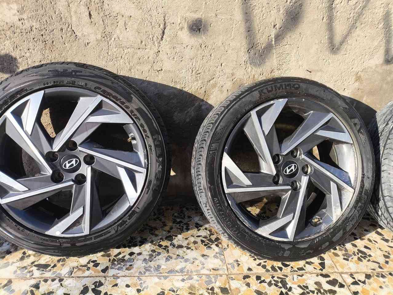 السلام عليكم شباب اوياله النترا حجم 17 سعر 300 وبيهن مجال المكان بغداد البلديات شارع  الشراي يتصل ***********
