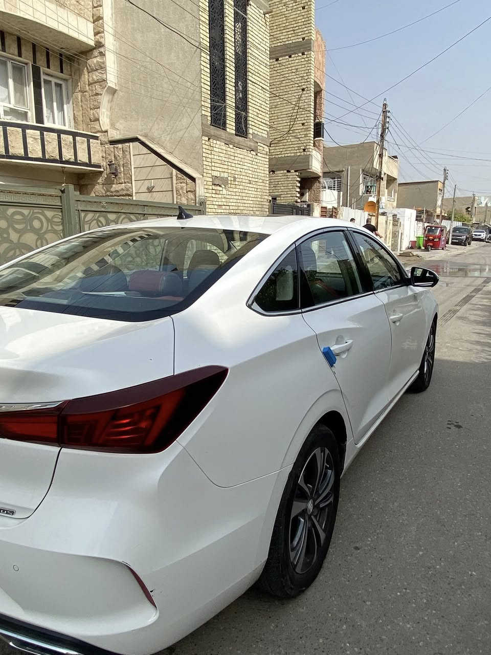 شانجان ايدو 2022 بلس فول الفول سيارة جديدة كلش و بدون اي نواقص 
مواصفات
 كامرات540 درجة _اشاير بالمري_بانوراما_زينون بلادي _شاشةكبيرة_عدادات دجتل_داخل احمر بلادي _بصمة_مري شفط_داخل جلد_ كراسي تبريد_كشن كهرباء_بعد بيه هواي مواصفات 
محرك 1400 تيربو المرغوب
كير محرك شواصي لغود  تبريد حدادية كله مكفول 
سيارة بيه فقط جاملغ الايسر بارد 
و الباب الايمن الامامي صبغ الباقي كله مكفول
السعر 112وبيه مجال
***********
