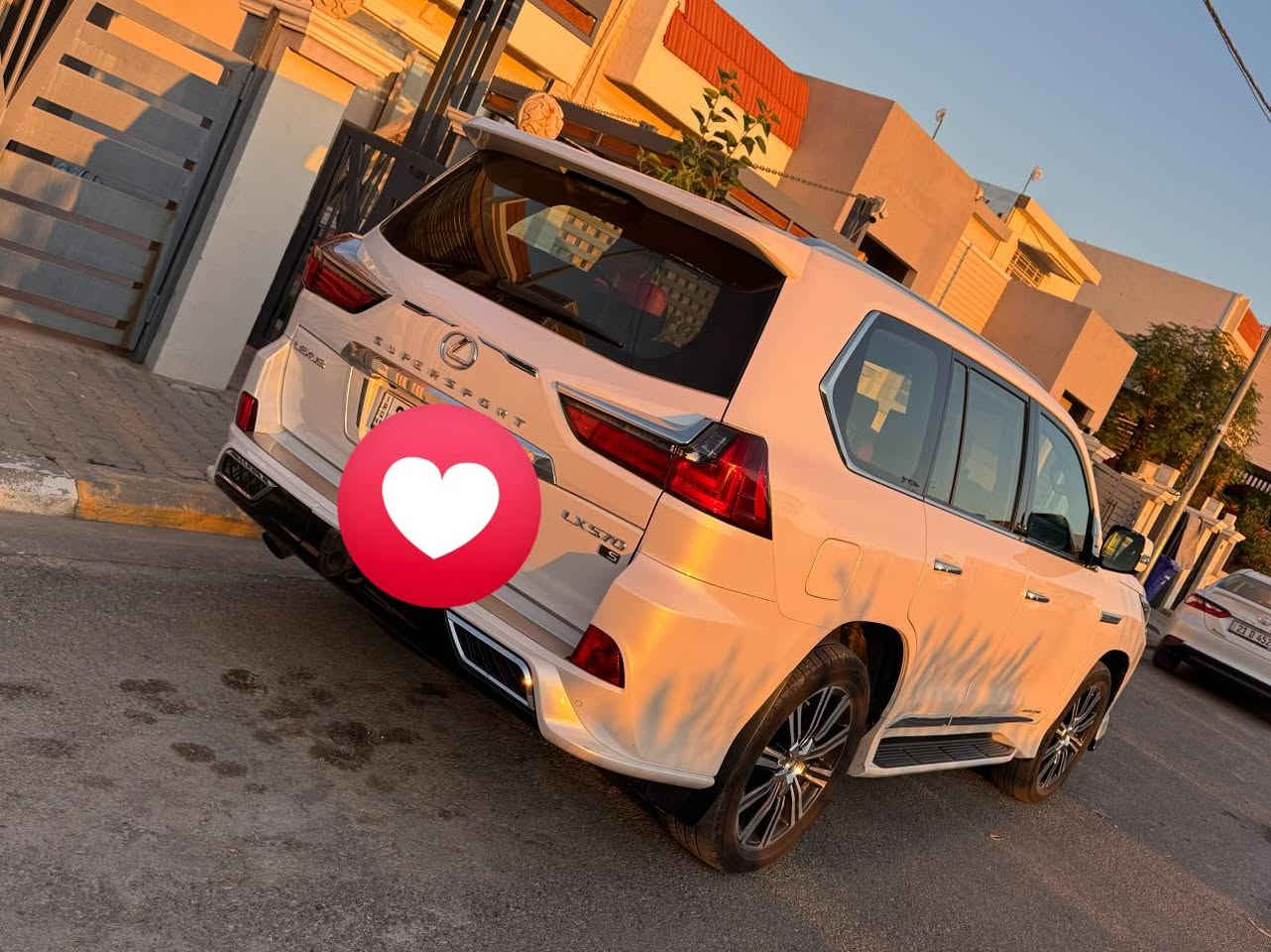 سلام عليكم اخواني 
لكزز 2021 سبور اسبورت فول فول حتى بيبان شفط 
مشي حقيقي 68 الف سياره كامل حمايه عليه 
سياره كلين شرط كولشي 
رقم شمالي سليمانيه 
السعر فقط اتصال ***********
