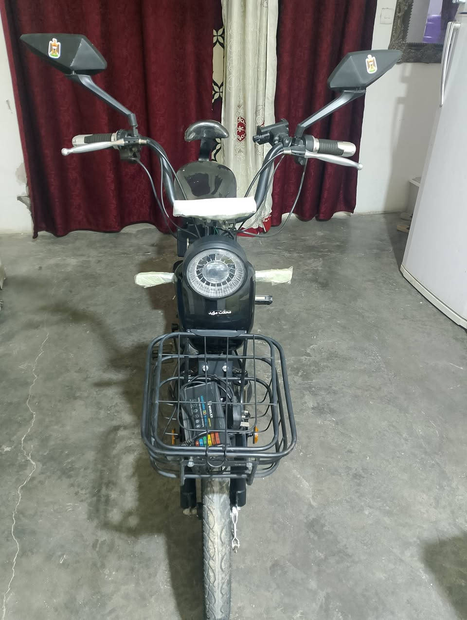 سلام عليكم عندي هاذا موطور شحن جديد بعده اليريده خاص المكان رمادي صوفيه اربع سرع واربع بطاريات مصاله سبوعين وسعر خاص ***********
