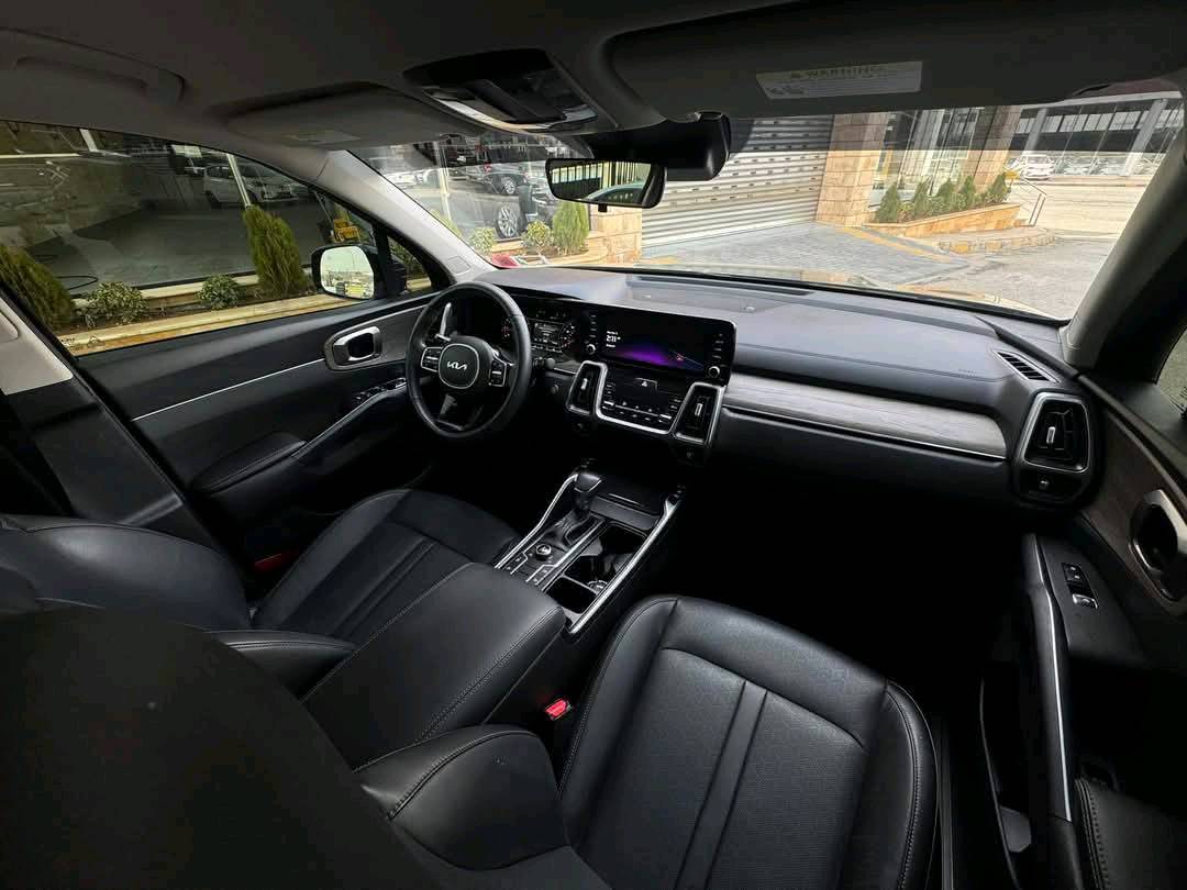 2023 KIA SORENTO
سعة المحرك:- 2.5
اللون:- زيتوني  
المسافة المقطوعة :-000 26 mi 
عدد المقاعد :- 7 مقاعد 
مواصفات السيارة :- X Line 
* شاشه كبيره 
*كراسي كهرباء   
*وَيْل 20
*فرش جلد اسود 
*كامره 
*حساس تجاوز 
*بصمه
*حساس خلفي  
*تشغيل عن بعد 
*لايت زينون 
*اشاره بالمرايا
بدون رقم دخول جديد 
السيارة جديد 
وحادثه حلوو جاملغ الغلفي بدون ايرباك 
العنوان بغداد الغزاليه 
***********
