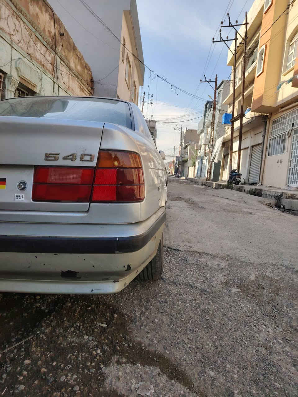 سلام عليكم سيارة بي ام 535 فول محرك فل سته سلندر كير اتو مصبوغه جماليه كاربون موجود طخم جديد داخل جديد جلد اسود تايرات جديد معجون تلقيط مال صبغ سياره جازه ماتصرف عليه كلشي سعر 65 عنوان موصل الأيمن ***********
