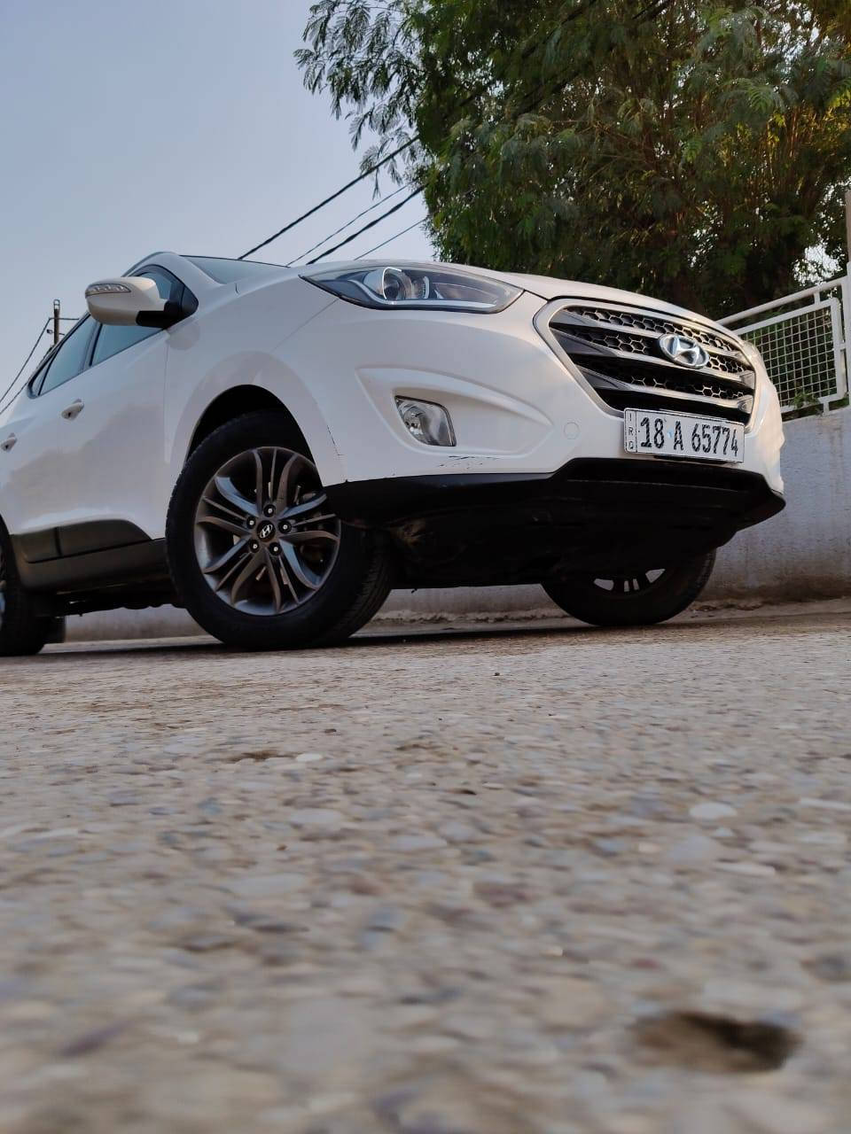هونداي. توسان خليجي 2015
رقم بابل. بأسمي 
هزه سنويه رقم. جديد.  

السياره كفاله عامه من صبغ الضربة
بيه فقط بارد بالباب عكس السائق 
ماشيه 111الف
السعر 163 مجال قليل 
مكان بابل. ابي غرق 
***********

