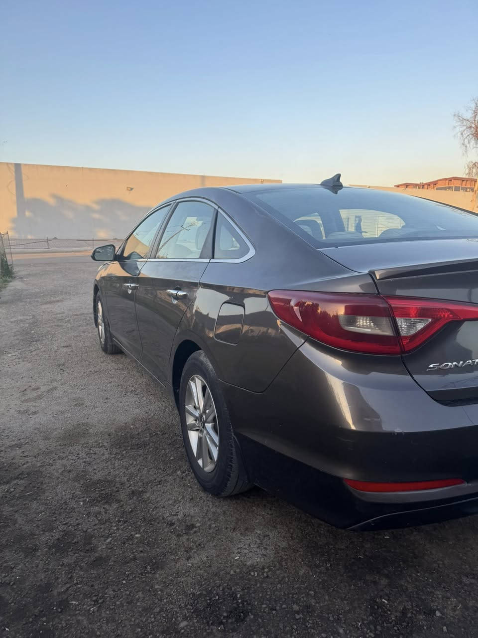 يالله سلام عليكم سوناته موديل ٢٠١٦  أمريكي حادثها جاملغ وبنيد بيها باب مبدل بلعراق وبيها مكانات صبغ أبيع عام رقم بغداد دولي بسمي سيارة مكفوله من كص مكينه كير صدر امامي خلفي تخم تاير منضومت تبريد كله مكفول  السعر ٩٥ وبيها مجال مكان سيارة بغداد البياع ***********
