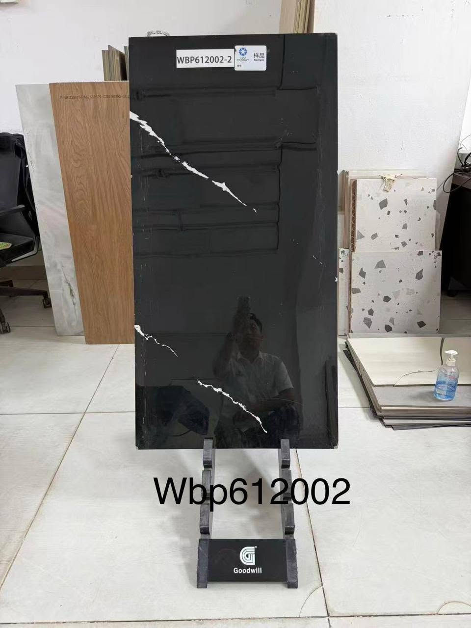 وصول جديد لوح بورسلين سعودي امتياز صيني قياس 120*60 متوفر كميات 
***********
