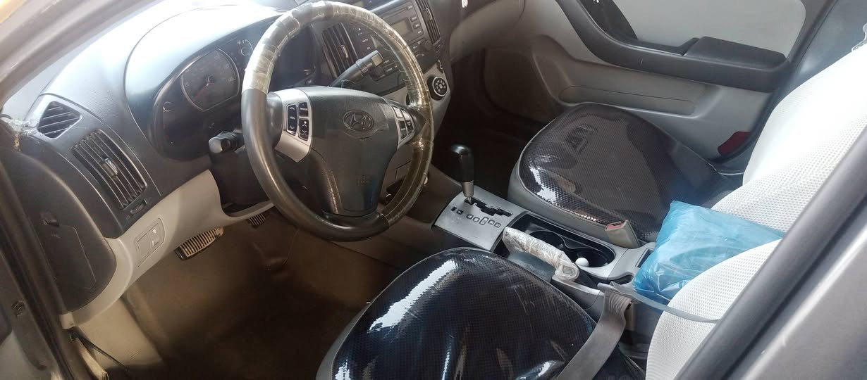 اسلام عليكم الانتره 2008 امريكي حادثه جاملغ ايسر
ماواصل لغد ولباب لوره بي ضرب بس مامعمره صحيح 
كير ومكينه    2000    /خير من الله تبريد جديد تخم تايرات جدد
غرفه جديده سنويه باسمي مصفره رقم بغداد 
وهاذه رقمي *********** سياره عارضه ب86وبيه مجال
