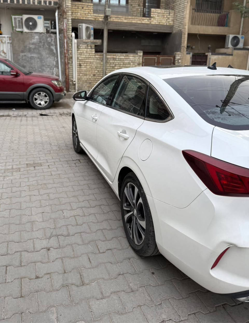 شانجان ايدو بلاس S اعلى فئة موديل 22 السيارة فووول مواصفات (3 أنظمة قيادة عادي وسبورت وايكو )(كامرات محيطيه )(بانوراما)ويل كب (بصمة)(مري شفط كشنات جلد )السيارة بأسمنا بغداد الدولي حره السيارة بيها صبغ بنيد وبيها وبارد بالباب الخلفية سونار بلصور السعر 115 بي مجال مكاني بغداد الشعب حي التجار *********** مكلف بالنشر
