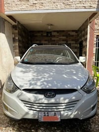 توكسان موديل (2012)سيارة كفاله عامه من صبغ وبارد و محرك وكير وصدر وتبر...