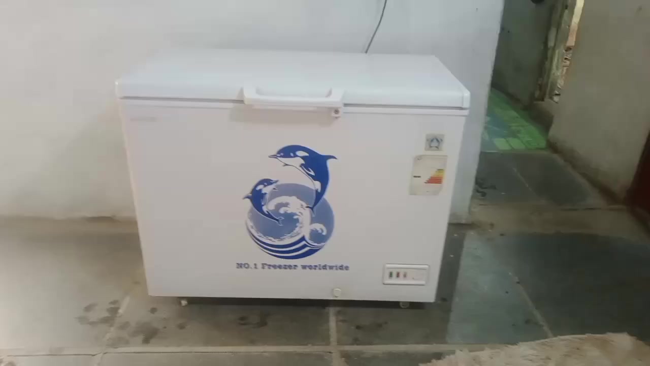 مجمدة ما داخلة تصليح صارلهة عندي8 اشهر السعر300 وبيهة مجال الرقم*********** الواتساب او خاص
