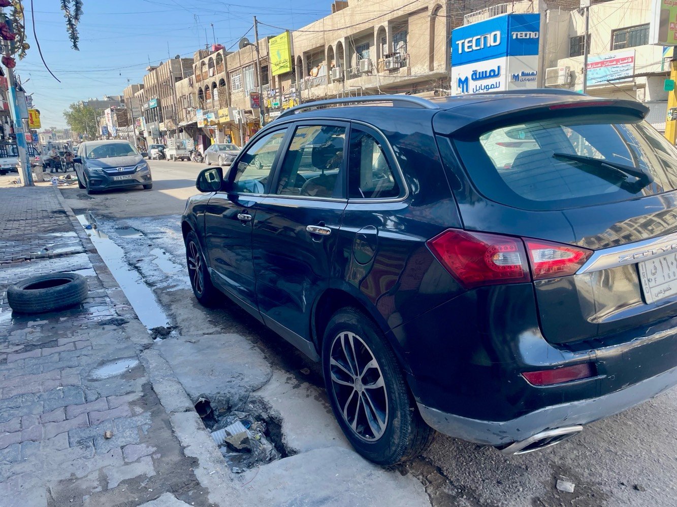 🚗 للبيع: زوتي T600 2016

📍 مكان السيارة: بغداد – الحرية

📞 للتواصل: ***********

💰 السعر: 82 ورقة – قابل للتفاوض

📊 المسافة المقطوعة: 60,000 كيلومتر

🛠️ المحرك: 4 سلندر – 2500cc (محرك كامري)



⚙️ المواصفات:

• مقاعد كهربائية

• شاشة وسطية لمس

• تحكمات ستيرن

• فتحة سقف بانورامية

• تشغيل عن بعد

• والعديد من المواصفات الأخرى المعروفة 



⚠️ أضرار السيارة:

• مكفولة بدون أضرار ✅



⚠️ حالة السيارة:

• نظيفة جدًا مع نقوصات بسيطة 



📌 تفاصيل إضافية:

• رقم السيارة: بغداد مشروع وطني

• باسم المالك تحويل مباشر

• لون السيارة: أسود