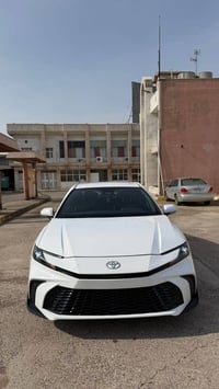 كامري هايبرد SE • ٢٠٢٥ • ٢٠٠٠ كم