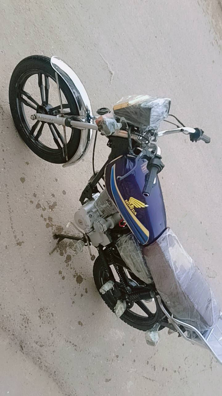 سلام عليكم 
5كير مديل 23
 كامله مكمله سلف هندر اشاير كلها شغاله 
450 بيع سريع 
مكاني يوسفيه ناحيه الرشيد 
*********** واتساب فقط
