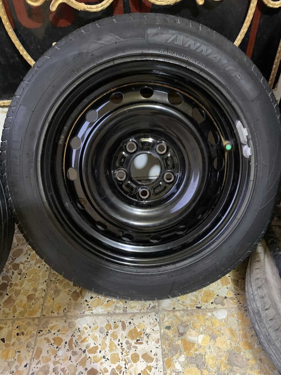 سلام عليكم تخم ويل وتاير جدد كلش نضيفات مستخدمات اقل الشهرين حجم ١٦ يرهمن جميع السيارات النتره سيراتو فورتي كورله مكان بغداد المحموديه سعر ٢٢٥ وبيهن مجال *********** بي واتساب
