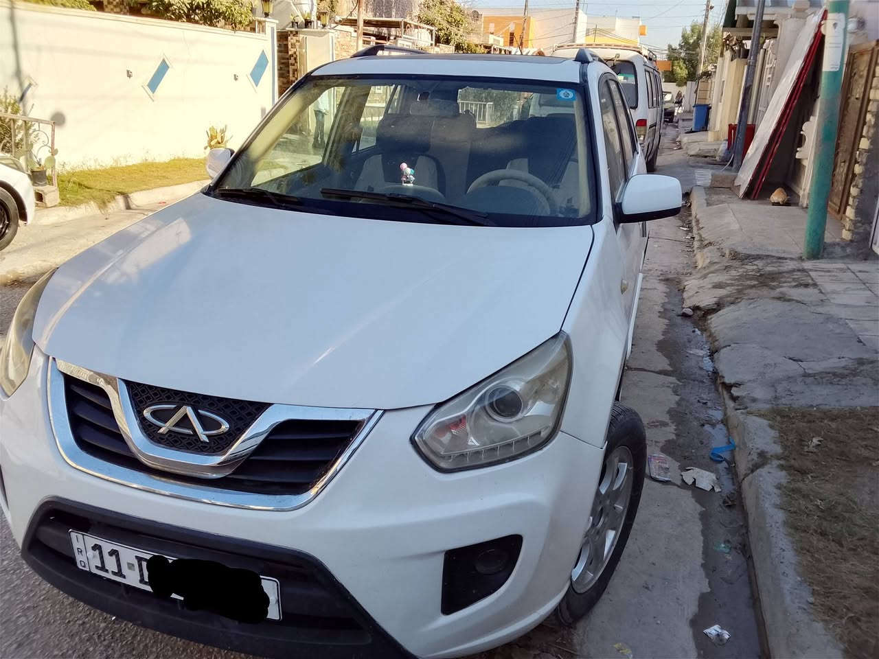 السلام عليكم
شيري تيكو 2014 رقم بغداد دولي شرط التحويل
سنويه لل30 هزه جديده 
السياره نظيفة
فول موصفات وكلشي بيه شغال 
كشاف ظبابي امامي خلفي 
مكينه وكير مكفولات 
تخم تاير وحداديه جيدة
غرفته نضيفه
وسعره 62 وبيها مجال بسيط
مكاني الدورة ابو دشير
***********
