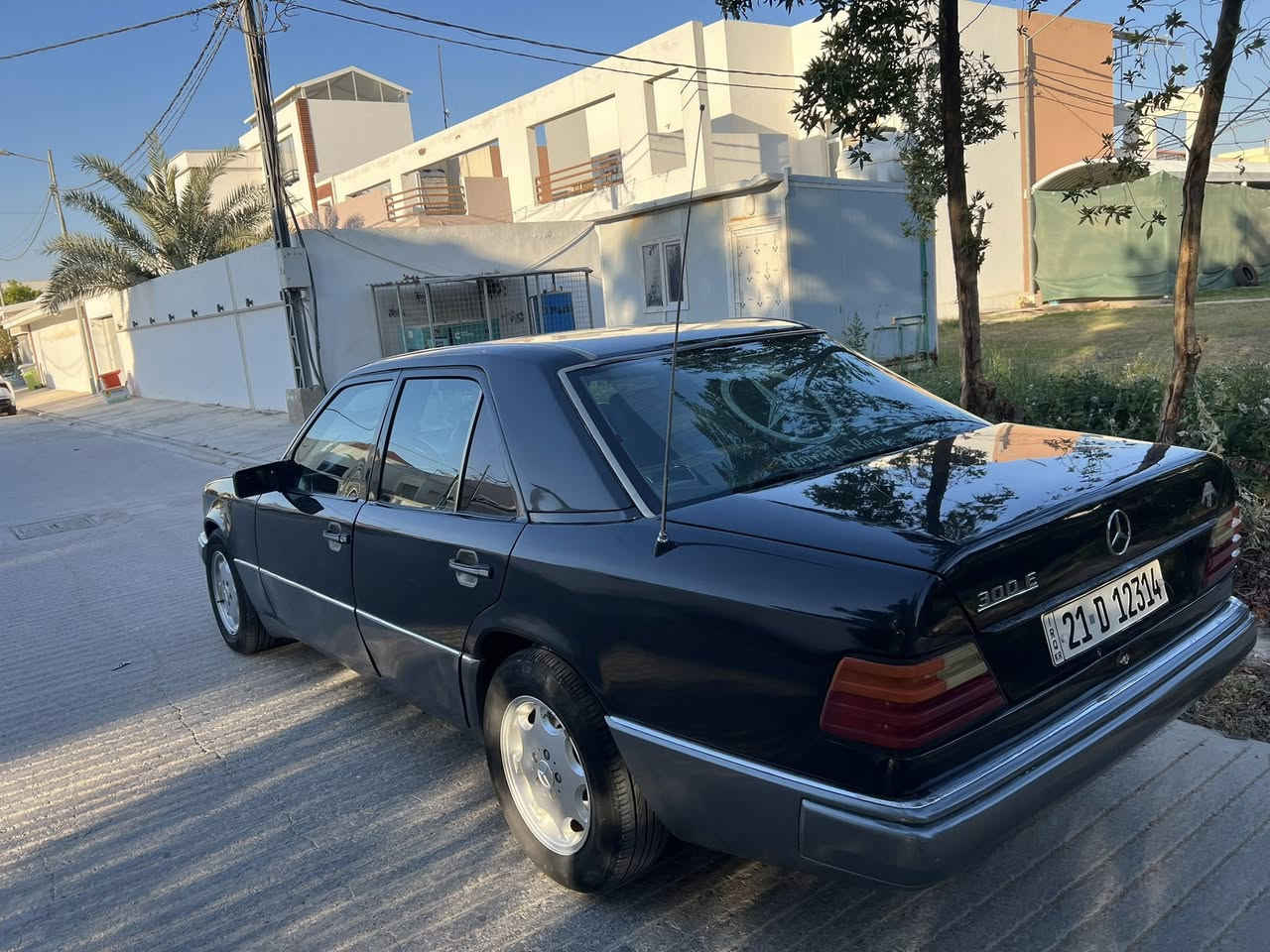 سلام عليكم . مارسيدس دب موديل 91 اللون أسود مصبوغ عام محور 3000vvti فيشتين قواعد بلاد سنتر لوك جام كهرباء آريل كهرباء كشنات جلد  كشن السايق كهرباء ويل تفاحة باتري جديد داينمو حاوية غير متواجد ع النت موبايل *********** عنواني نجف السعر 68
