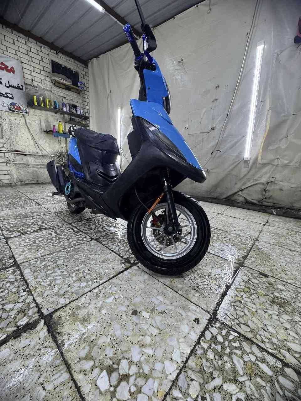 السلام عليكم 
للبيع ماكس عدله بوشه 49 بلاد ممفتوح  شلعة معدل بدون لا نضوح ولا تبخير ولا كهربائيات كلها شغاله  صوت بيها تزويد خارجي
كفرات جديده 💙
كلجات رياضي WF
صالنصه رياضي FM
يدات بريك متحركه kooso
وياله رياضي نجمه 🌟 
دوسات رياضي 
قبق فلاوين 💙
مرايات طياريه 
دبل خلفي رياضي
باقي الدراجة موضحه بالصور السعر المطلوب 650 وبيها مجال بسيط العنوان بغداد حي الجامعة للاستفسار ع الرقم
***********
***********
***********
