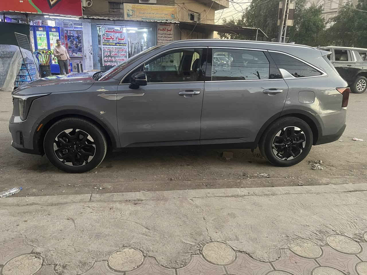 كيا سورنتو  موديل ٢٠٢٤ ماشيه ٢٠ الف حادثة موجود بالمنشور صبغ ٣ قطع جاهزه مرقمه بغداد باسمي فوول مواصفات عدا بنوراما مكانه بغداد الكراده للاتصال / ***********/ سعره ٢٤٠$
