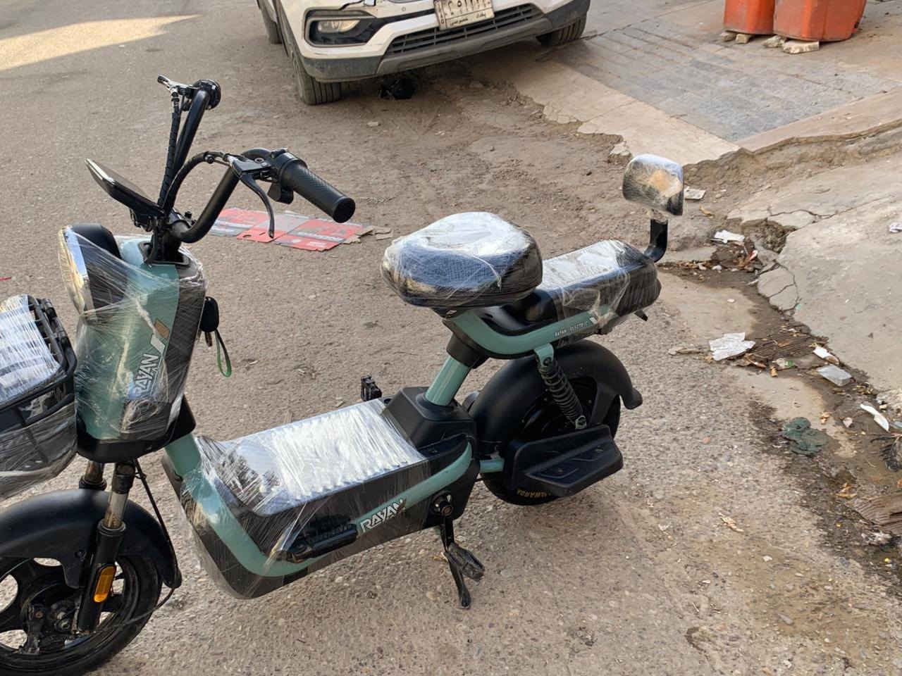 السلام وعليكم دراجة شحن للبيع  اربوطعش الريان سعرهة 200وبيهة مجال مكاني جكوك لاستفسار ***********
