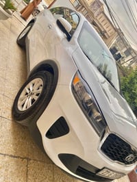 سورنتو 2020 ابيض امريكي السعر 188  مكينه 2400gdi سبعه راكب  حادثها باب...