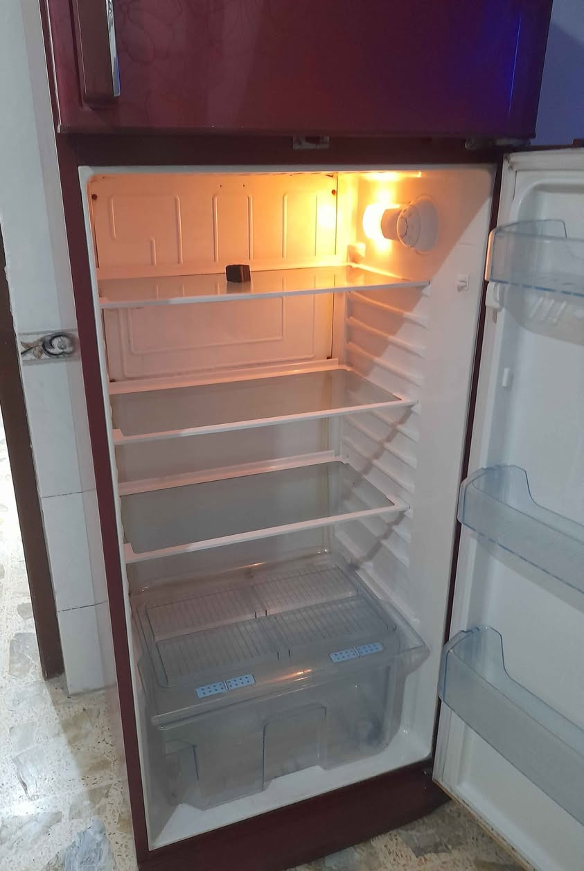 ثلاجه للبيع نضيفة كلش مداخله تصليح قبل  *********** بغداد, العراق
