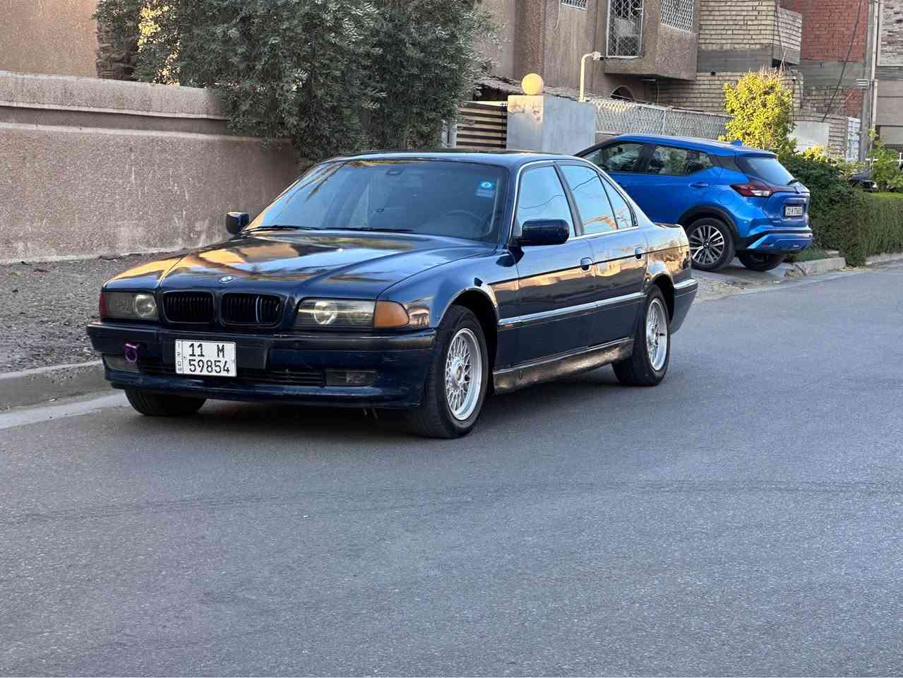 بي ام خفاش حجم 740 موديل 1995 اصل 

رقم بغداد. دولي سنويه وهزه ورقم كله جديد

للبيع او مرارس حسب القنعه متواجد وات ساب

محرك وكير مكفولات ممفتوح ولا مجفت جديد 

تبريد شغال ثلج كلش بارد منضومه حديده كلها 

منضومت مي كلها مبدلها حماوه ثابته نص عدل 

صدر الخلفي جديد المامي يريد بوش زيتيه فقط 

كهربائيات مملعوب بيها وكلشي بيها شغال بلادي 

السياره فول مواصفات للخير وكلشي بيها بلادي 

صبغ عام بدون ضرر بدون خياس بدون تبديل 

السعر 57 ورقه وبي مجال بصيط للشراي انشالله

العنوان بغداد حي الجامعه ***********. ممتواجد ع النت بغداد, العراق
