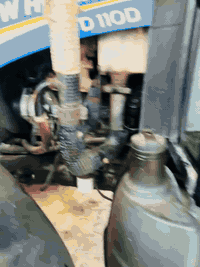 السلام عليكم للبيع نيوهولند حجم ١١٠فول عادي موديل ٢٠١٢كهرباء كلو شغال محرك كير مكفول تايرات نص عمر السعر٢٠مليون المكان تكريت العلم ***********
