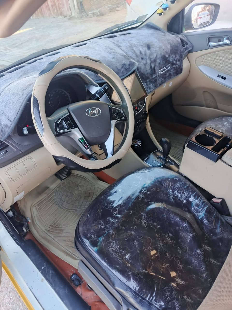 سلام عليكم اكسنت موديل 11خليجي 1600فول مواصفات سياره مصبوغه عام مكاني كربلاء بسمي رقم انبار مشروع وطني وين ميعجبك احولك ؤدوشمه جديده تخم تاير قبل شهر شديته اخوان شراي ينتصل فقط حته وات ساب ماعدي ***********سعره75وبيه مجال حك جيه
