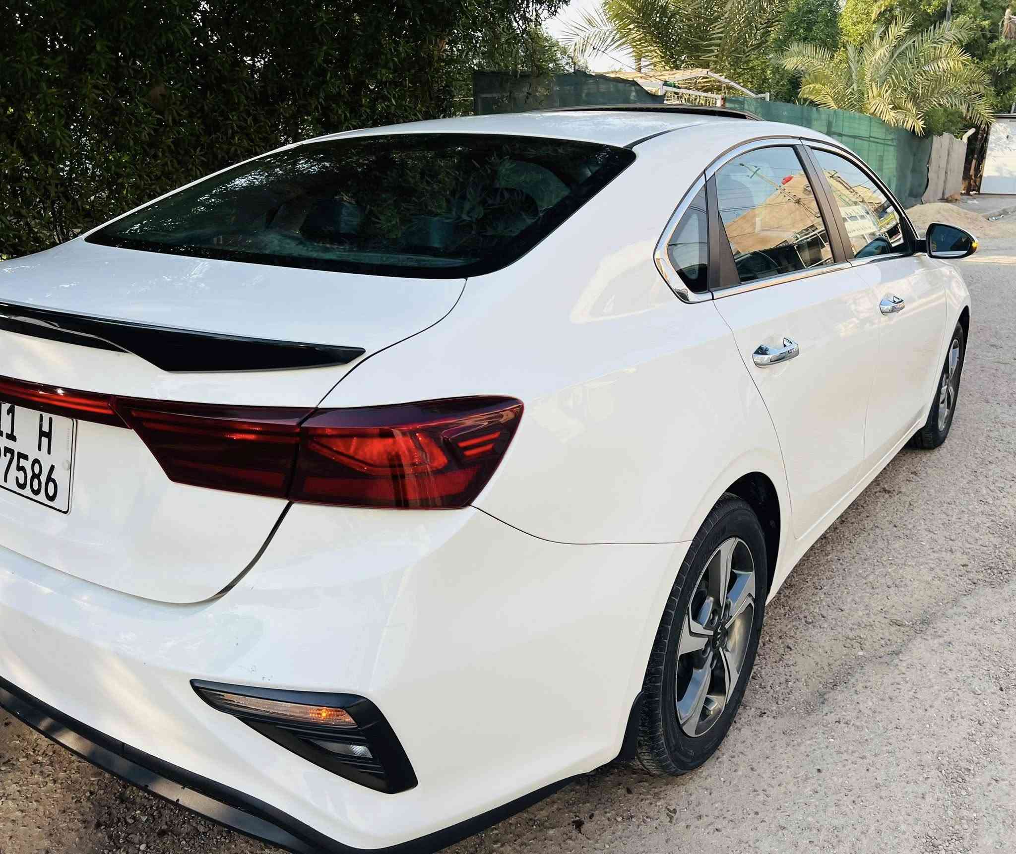 السلام عليكم سيراتو 2019 خليجي مكفول من الصبغ والبارد كير محرك مكفولات السيار فول عده البصمه 
تحكمات فتحه قطعتين تبريد مري شفط اشاير بالمري كشتات جلد ابلادي السعر 152 
بسمي رقم بغداد ماشيه 119 
مكانه بغداد الكرخ الهاتف (***********)
