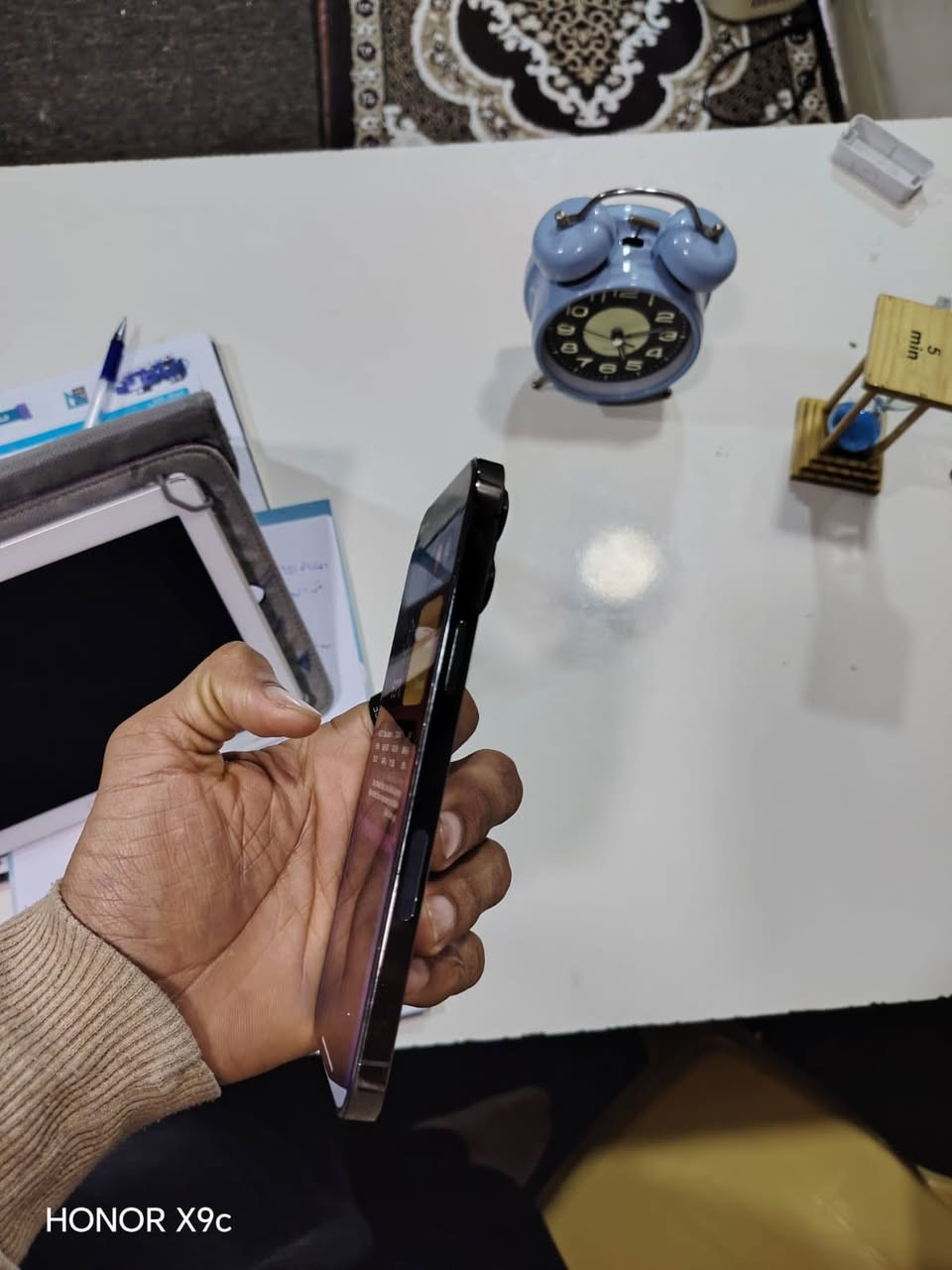 ايفون 13 برو ماكس ذاكره 1 تيرا بطاريه 90 كلشي ممبدل بي عل فحص الشراي يتفضل خاص وبي خير ويدلل او الانتصال عل رقم ***********
