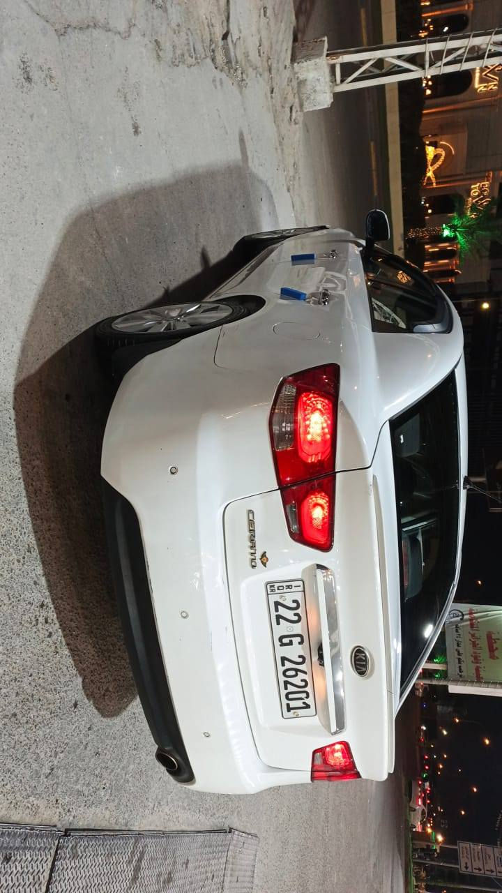 السلام عليكم
سـيـراتو مـوديل2012  
محرك 1.6 cc
كير اوتو و عادي 6 نمر ،  ABS
شفتات استيرن
تحكمات استيرن جهتين
ويل  حجم15تخم تاير بلجيس

تبريد بيانو
مري شفط
اشاير بالمري 
يدات استيل
حساسات خلفيه        
 نضام تشغيل عن بعد
تبريد ثلج
دواخل بلجيس زلق مابيهن 
سنوية جديدة رقم اربيل تحويل او وكاله
بيها قطع صبغ فقط بدون ضربه كفاله من ضربه وسياره جاهزه لل اخير 
السعر 95وبيها مجال مكان السياره البصره قضاء الفاو. *********** .
