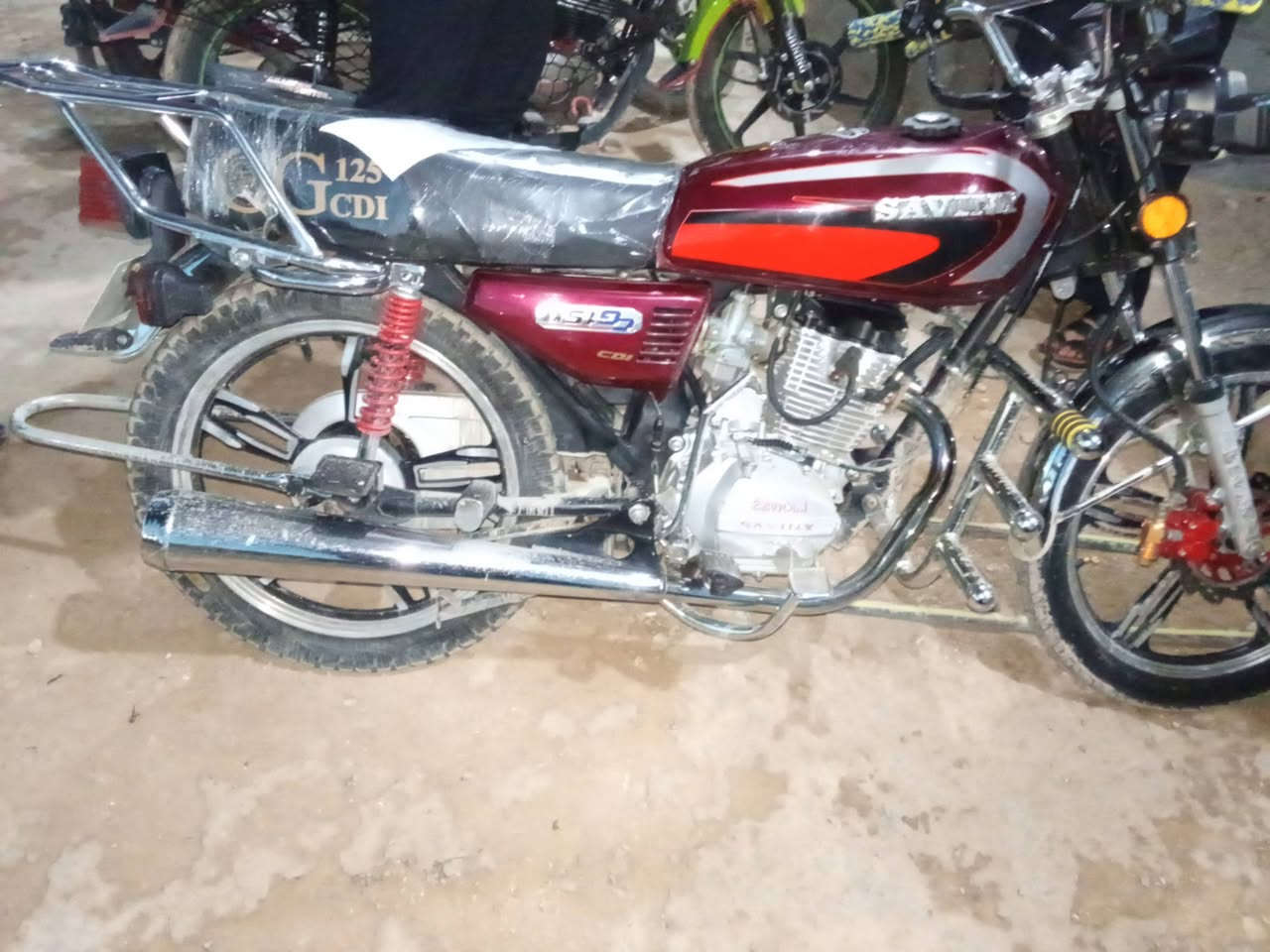 سيفان موديل 21مكمرك
نضيف 
محرك شرط
السعر 850 مجال شي بسيط
الهاتف***********
