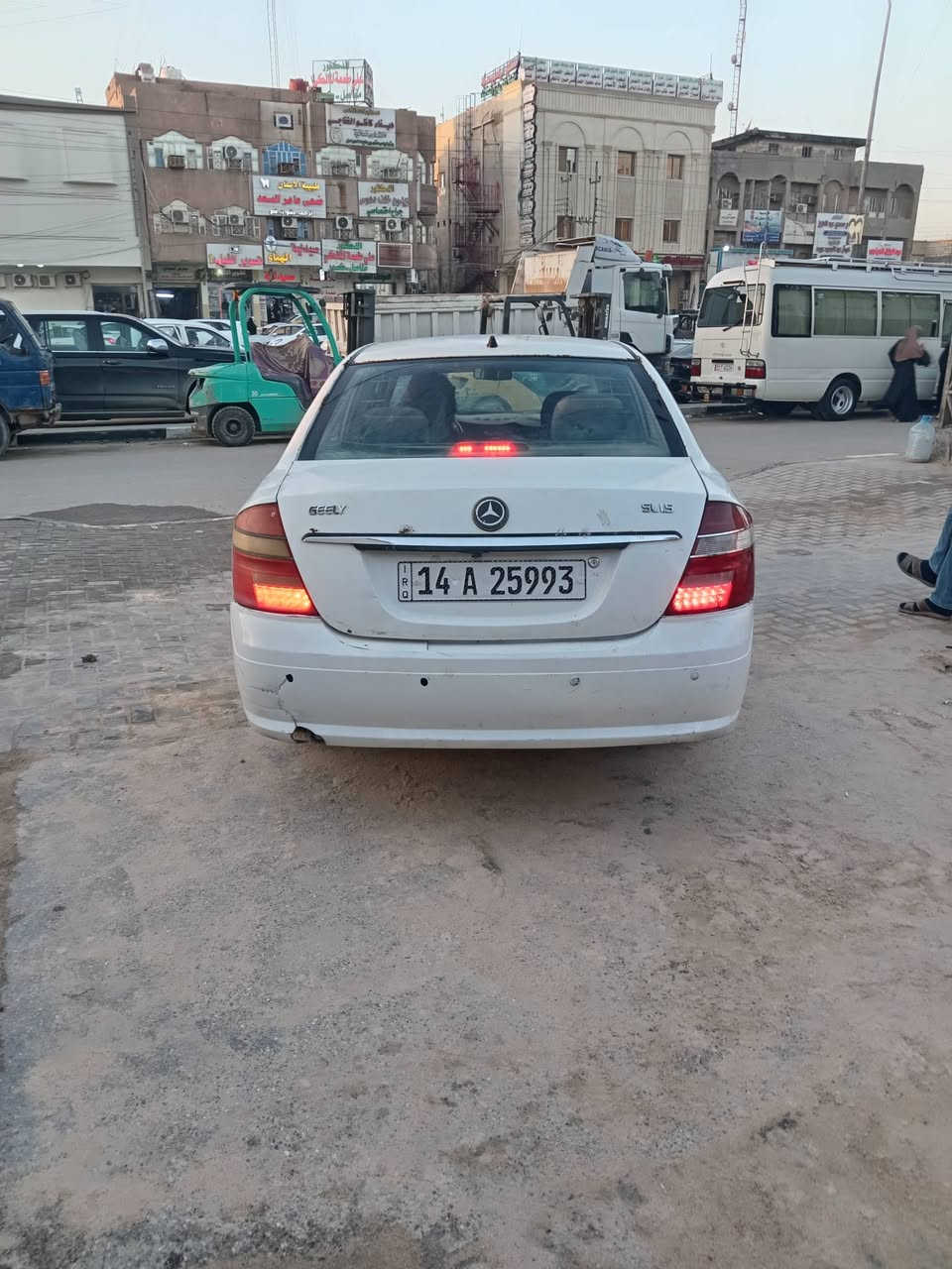 جيلي موبل موديل 13 رقم انكليزي بصرة بسمي
مكينة كورلا 1800 كير عادي هزة جديدة حدادية 70 بالمية بدي شوف العين  سعر 37 وبيها مجال ***********
