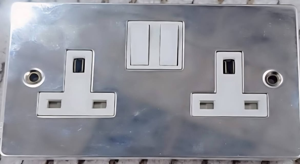 السلام عليكم قريبا راح توصلني ماركة فولكس انگليزي وسويجات إيطالي جديد الأسعار مناسبة جدا تحياتي لكم ***********
