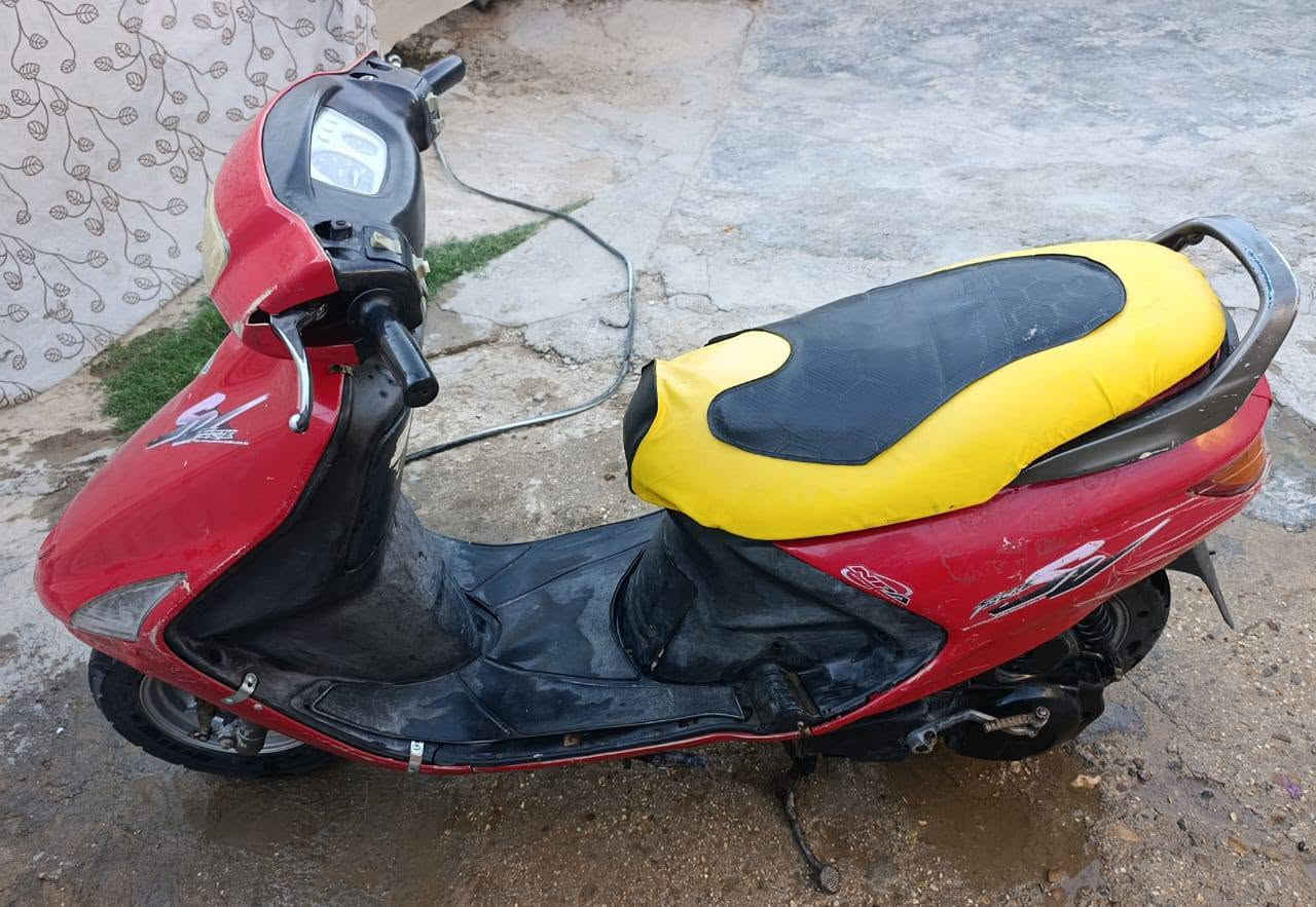 سلام عليكم
فراشه نثيه دراجه  شغاله سلف هندر شلعه حلوه نضيفه  كهربائيات لايت وهورن جدد  داريه بانزين ودهن فقط حطلها وروح السعر  275 وبيها مجال حك الجيه   الاستفسار
***********
